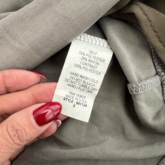 Red Design Top oversized size Small - Picture 5 of 10